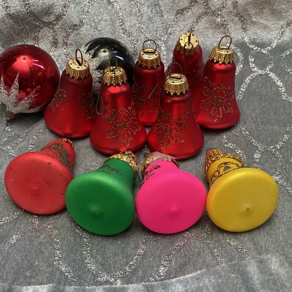 Vintage set of 10 glass bell ornaments and 2 glass balls
Christmas Classics - Picture 7 of 16
